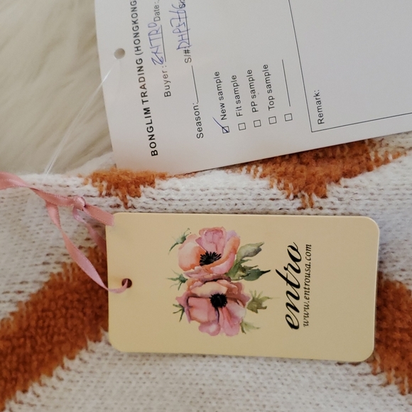 Anthropologie's Entro Pullover V-neck Aztec Print Sweater - Picture 10 of 10